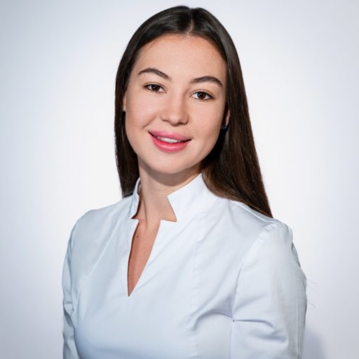 Зубрякова Яна Вадимовна — Ассистент стоматолога MaxTreat