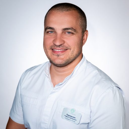 Паремузян Рафаэл Эдуардович — Врач стоматолог-ортопед MaxTreat
